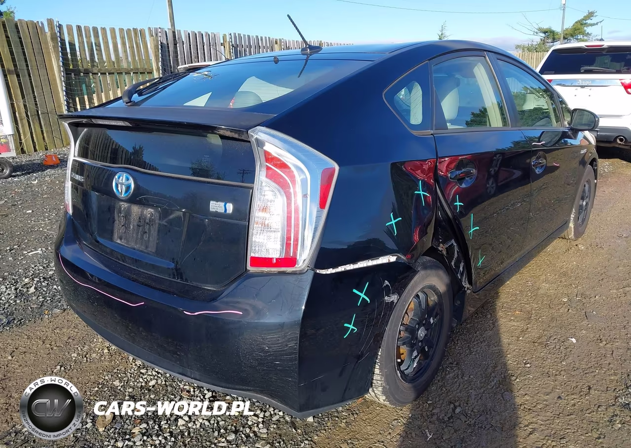 2013 Toyota Prius Four VIN:JTDKN3DU6D5575723 - 4