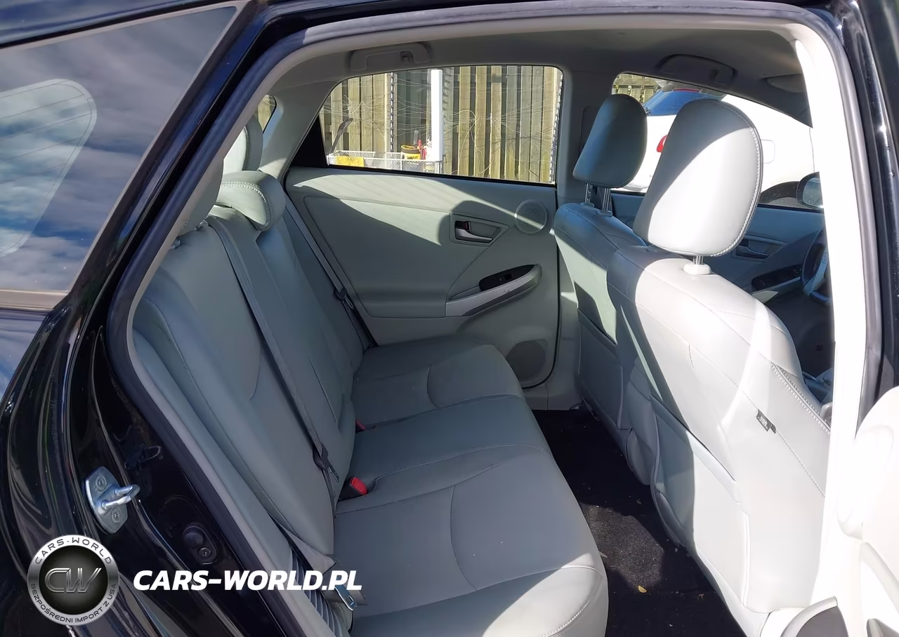 2013 Toyota Prius Four VIN:JTDKN3DU6D5575723 - 8