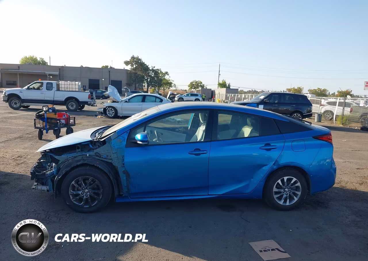 2021 Toyota Prius Xle VIN:JTDKAMFU2M3136643 - 14