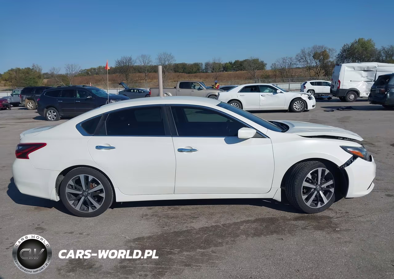2018 Nissan Altima 2.5 Sr VIN:1N4AL3AP4JC260724 - 13