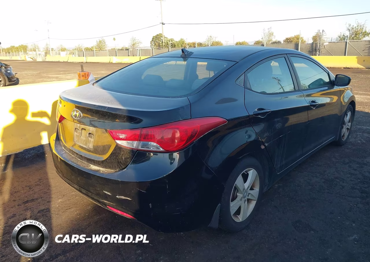2013 Hyundai Elantra Gls VIN:KMHDH4AE5DU530695 - 4
