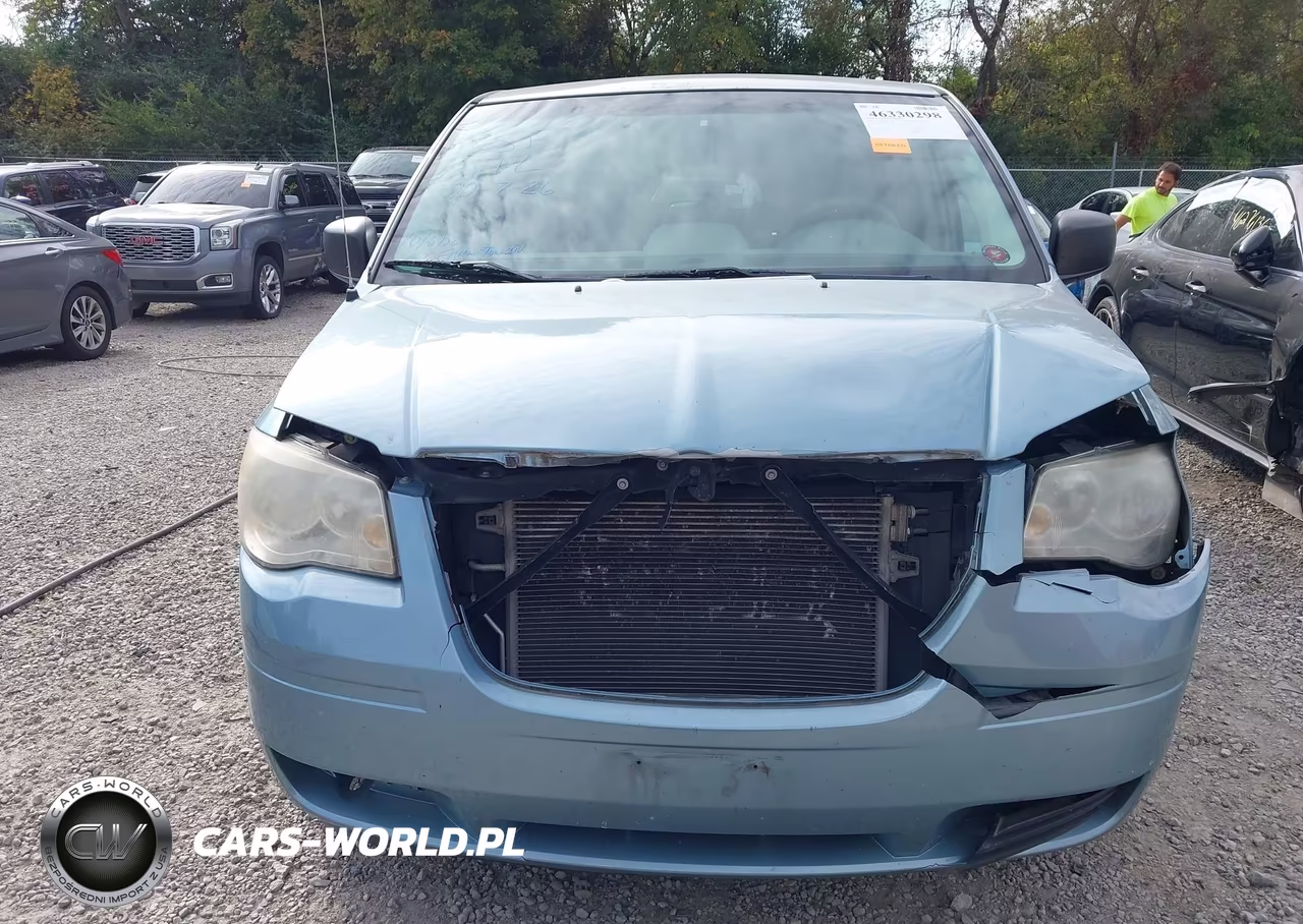 2009 Chrysler Town & Country Lx VIN:2A8HR44EX9R502189 - 13