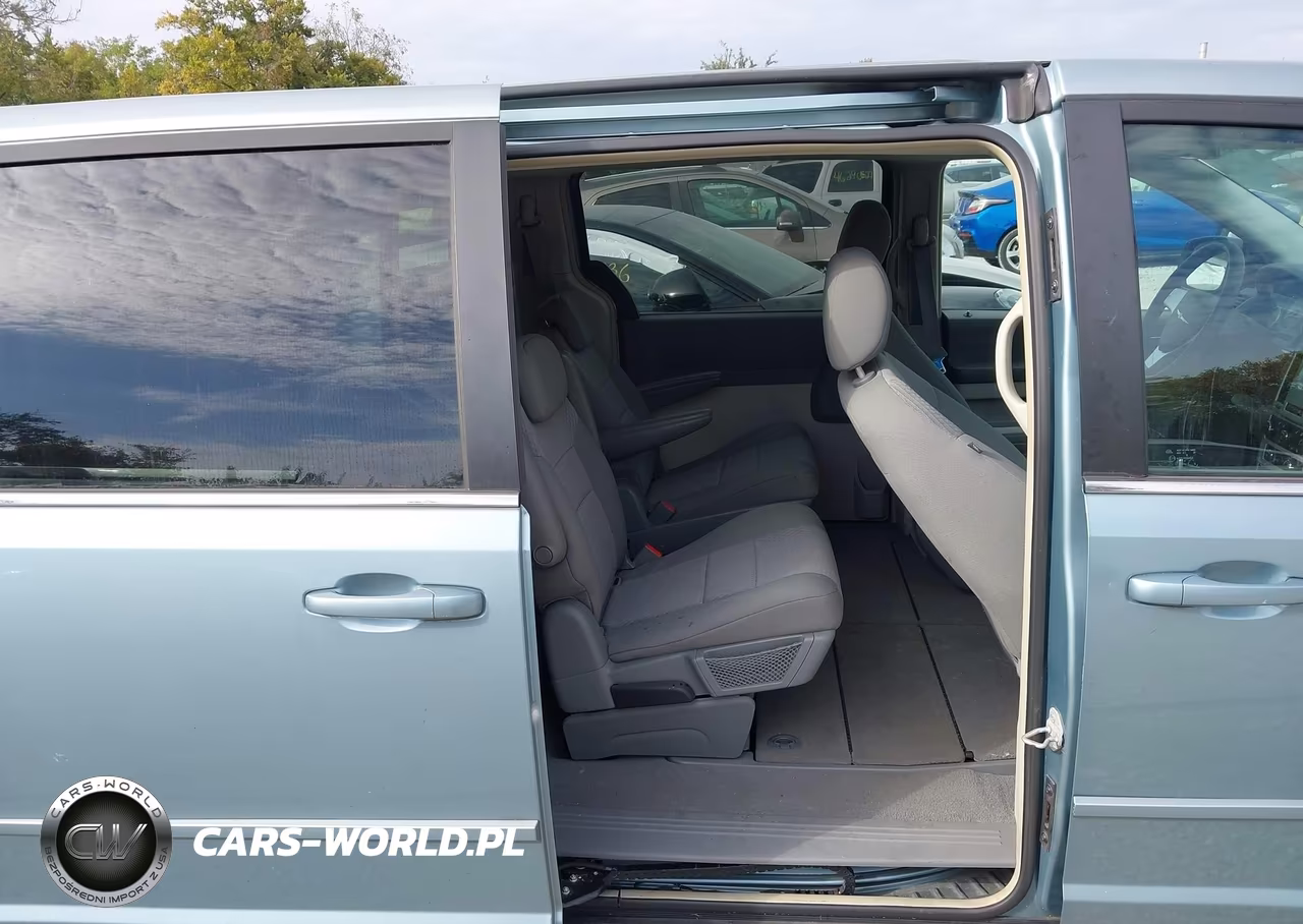 2009 Chrysler Town & Country Lx VIN:2A8HR44EX9R502189 - 8