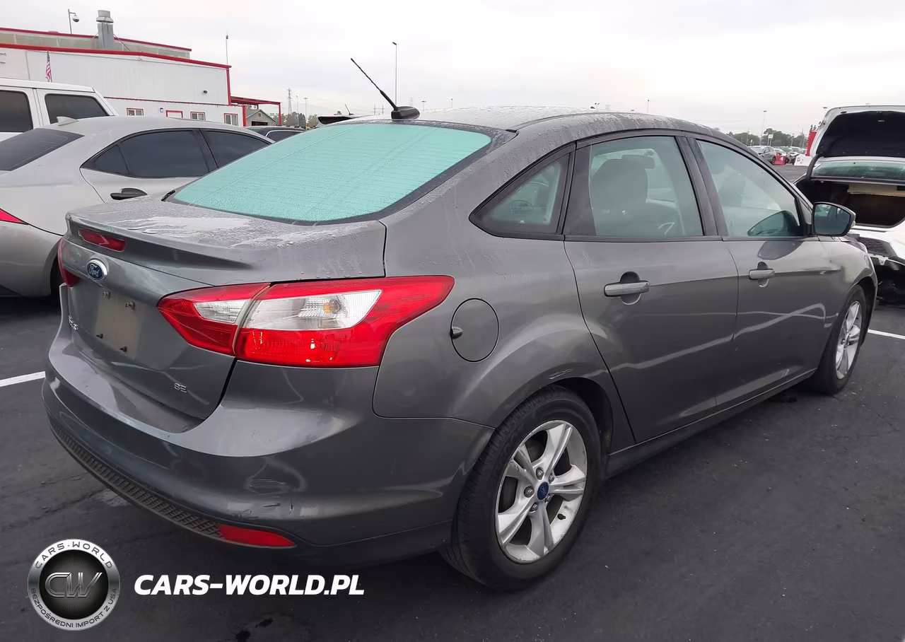 2014 Ford Focus Se VIN:1FADP3F23EL414103 - 4