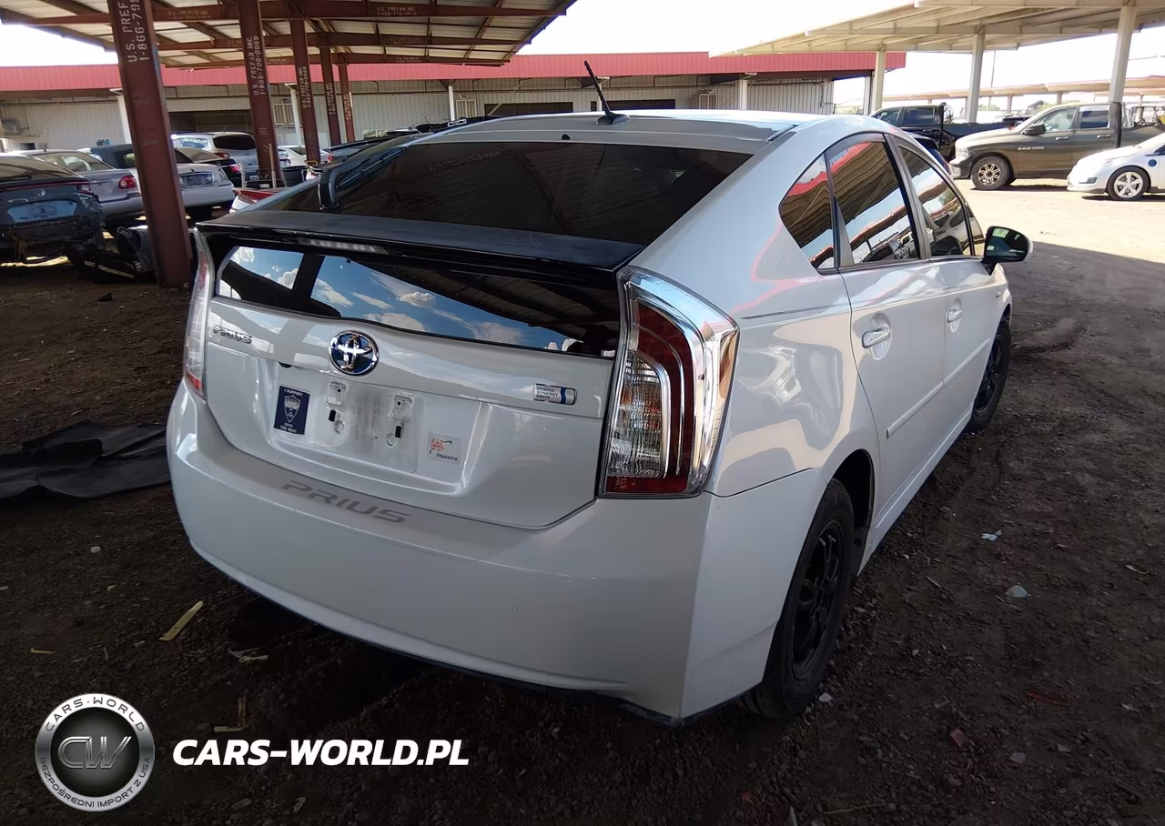 2012 Toyota Prius Three VIN:JTDKN3DU9C1571624 - 4