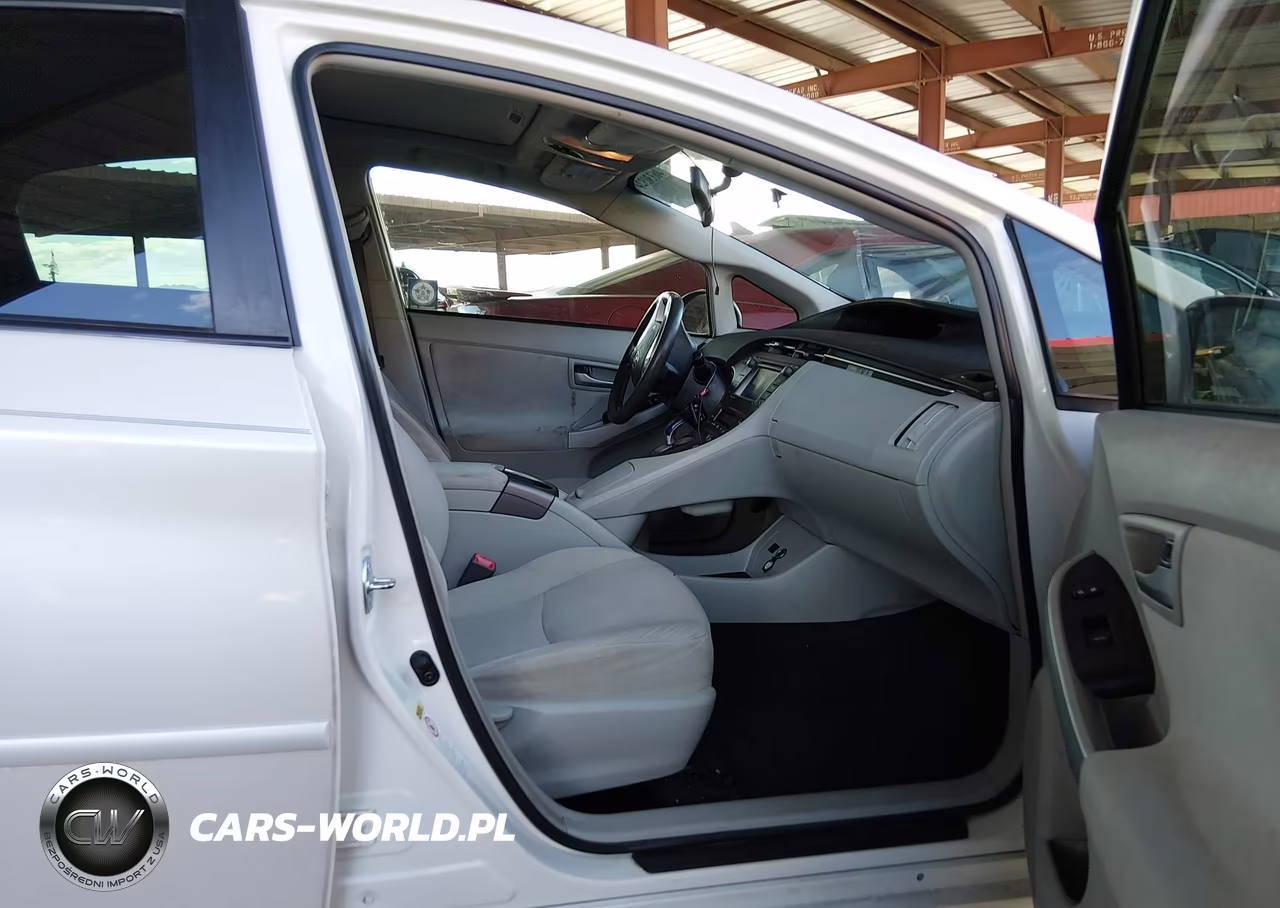 2012 Toyota Prius Three VIN:JTDKN3DU9C1571624 - 5