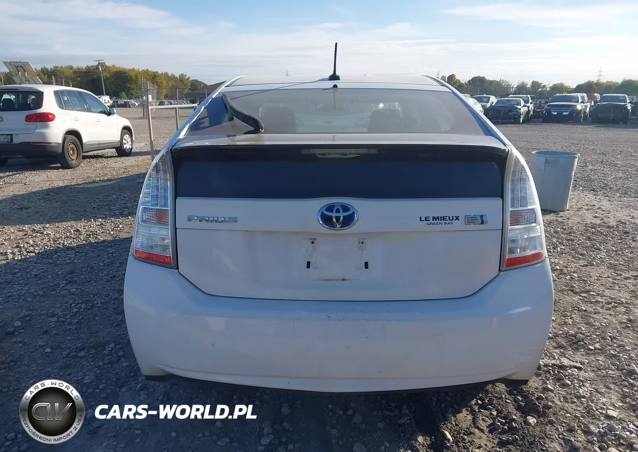 2011 Toyota Prius Two VIN:JTDKN3DU4B5264711 - 16