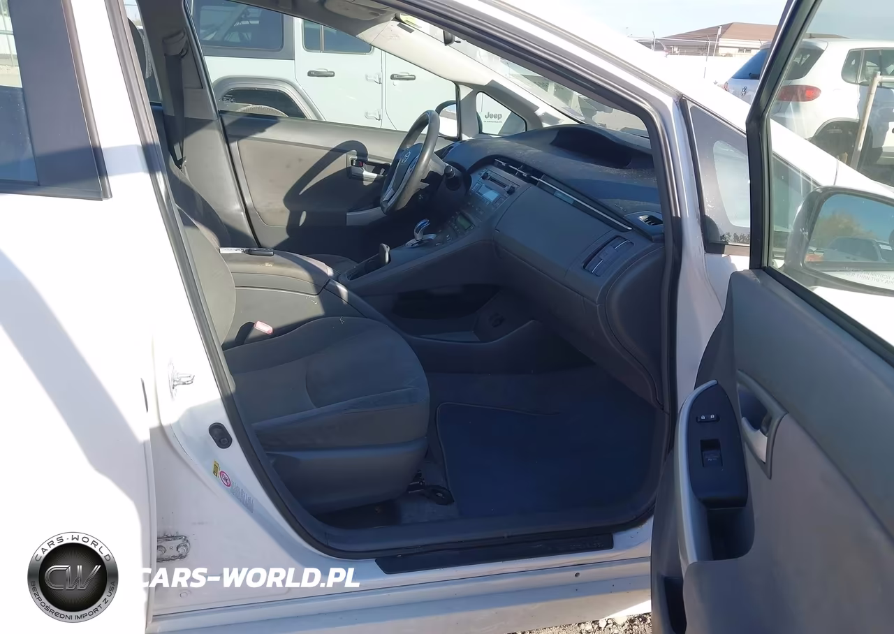 2011 Toyota Prius Two VIN:JTDKN3DU4B5264711 - 5