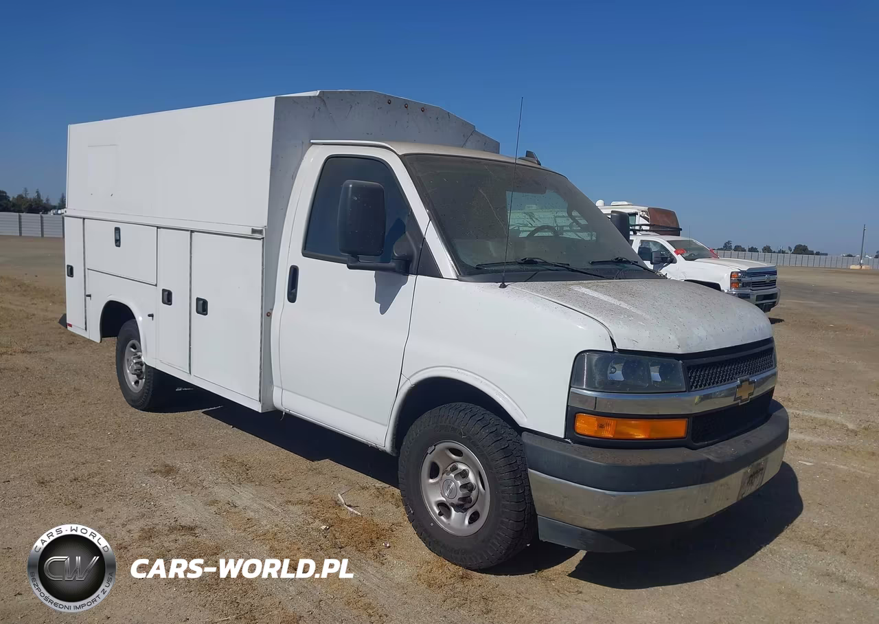 2022 Chevrolet Express Cutaway Work Van – zdjęcie 1 z 17