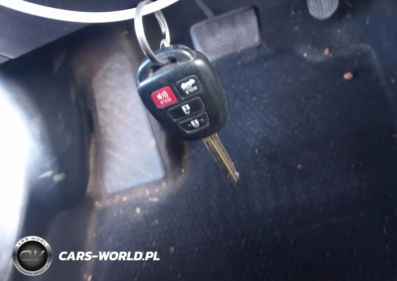 2017 Toyota Corolla Le VIN:2T1BURHE4HC930034 - 11