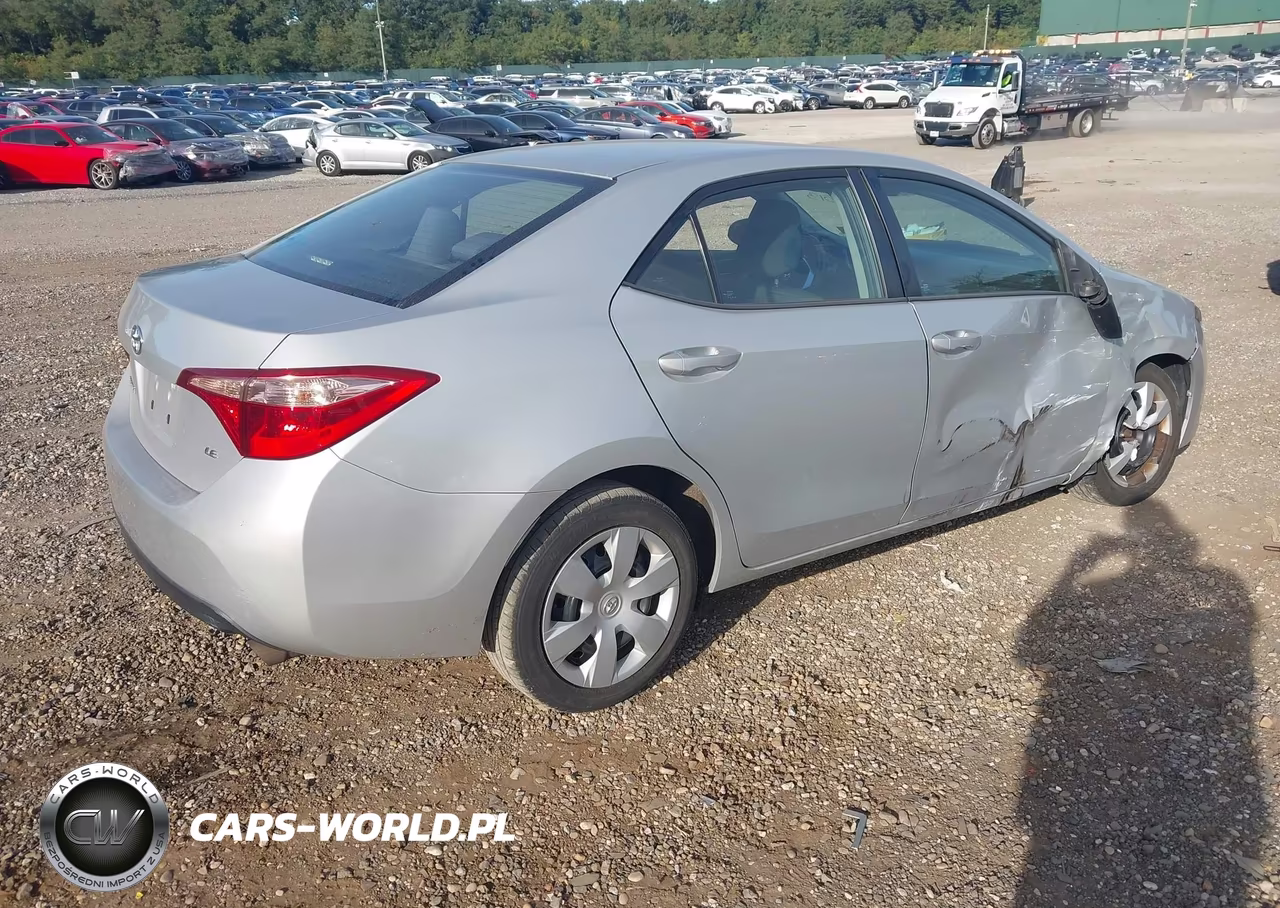 2017 Toyota Corolla Le VIN:2T1BURHE4HC930034 - 4