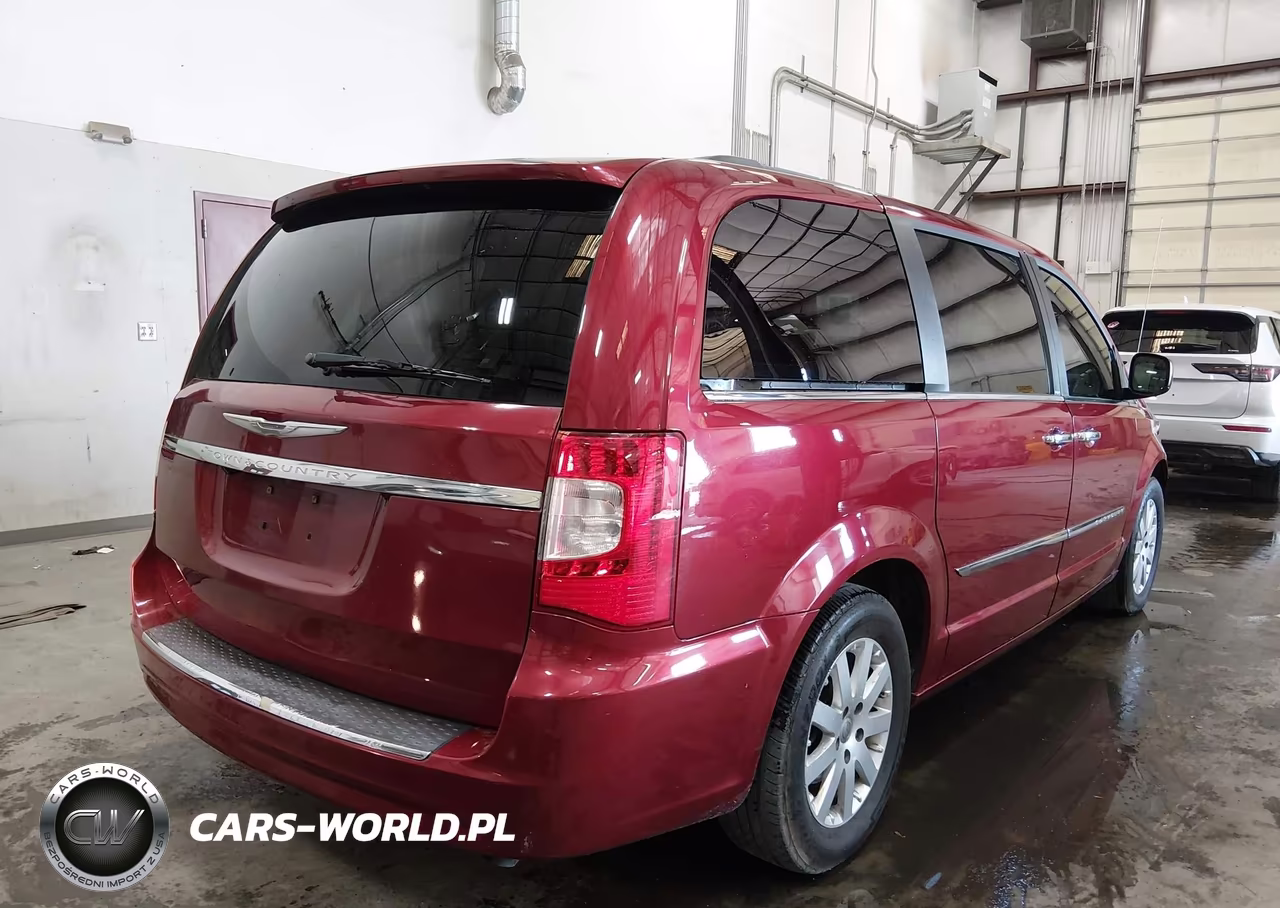 2011 Chrysler Town & Country Touring-L VIN:2A4RR8DG7BR616994 - 4