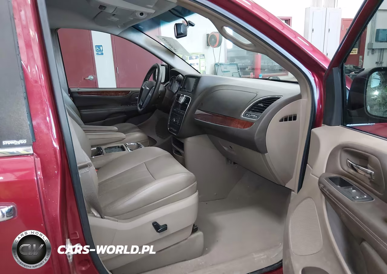 2011 Chrysler Town & Country Touring-L VIN:2A4RR8DG7BR616994 - 5