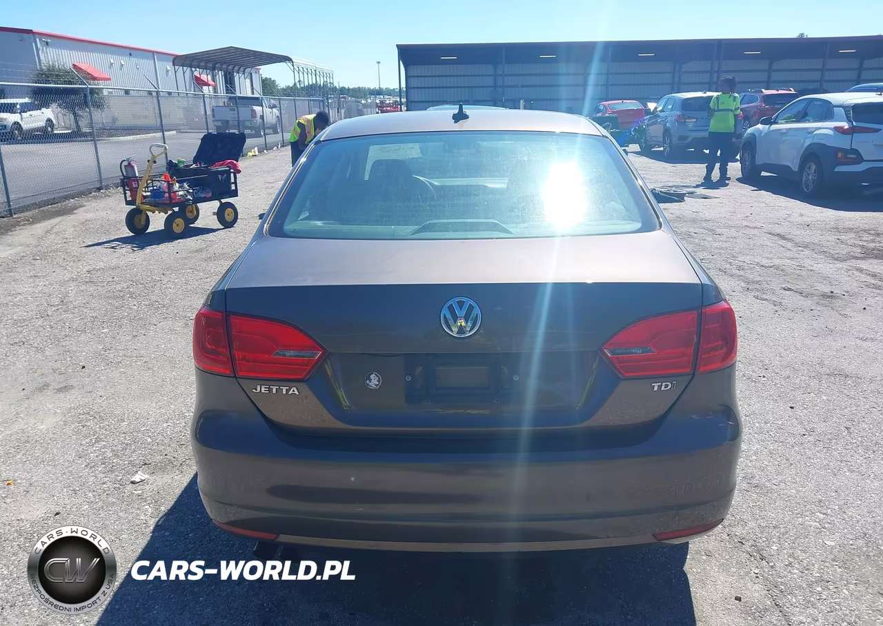 2014 Volkswagen Jetta 2.0L Tdi Value Edition VIN:3VWLL7AJ7EM284250 - 16