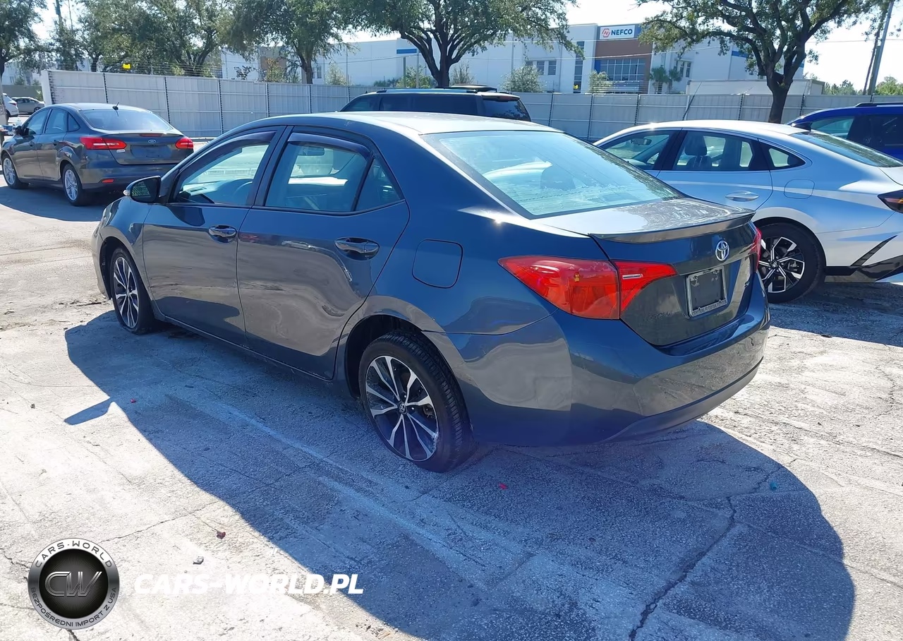 2018 Toyota Corolla Se VIN:5YFBURHE0JP836724 - 3