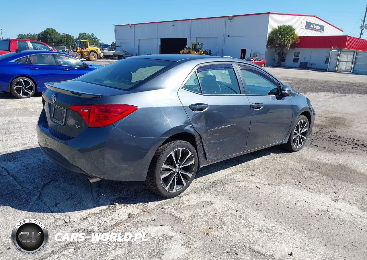 2018 Toyota Corolla Se VIN:5YFBURHE0JP836724 - 4