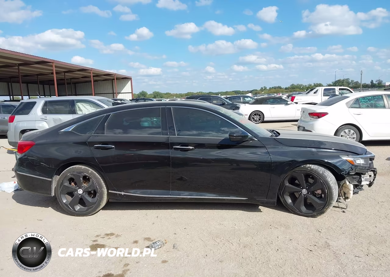 2018 Honda Accord Touring 2.0T VIN:1HGCV2F90JA010914 - 13