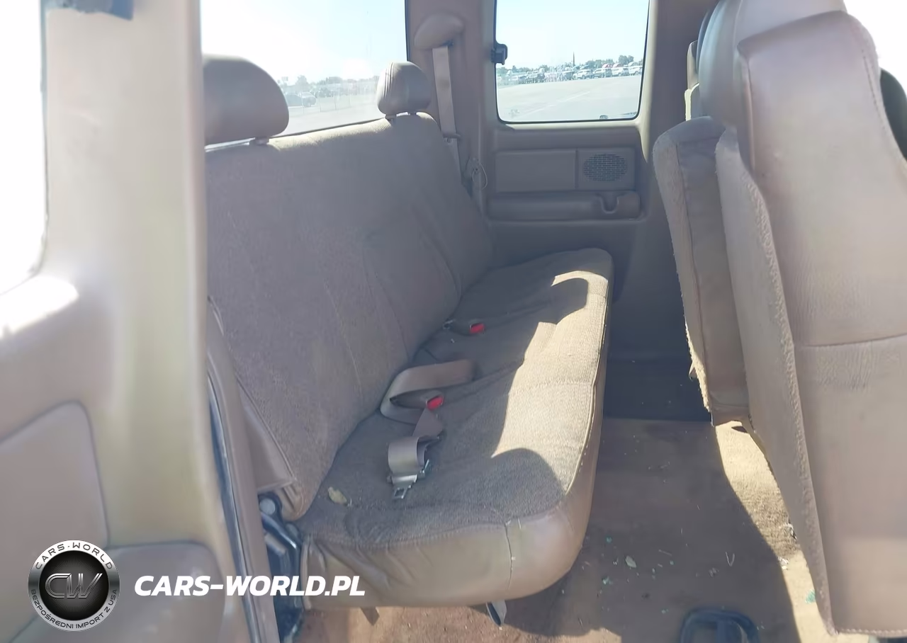 1999 Chevrolet Silverado 1500 VIN:2GCEC19W6X1230635 - 8
