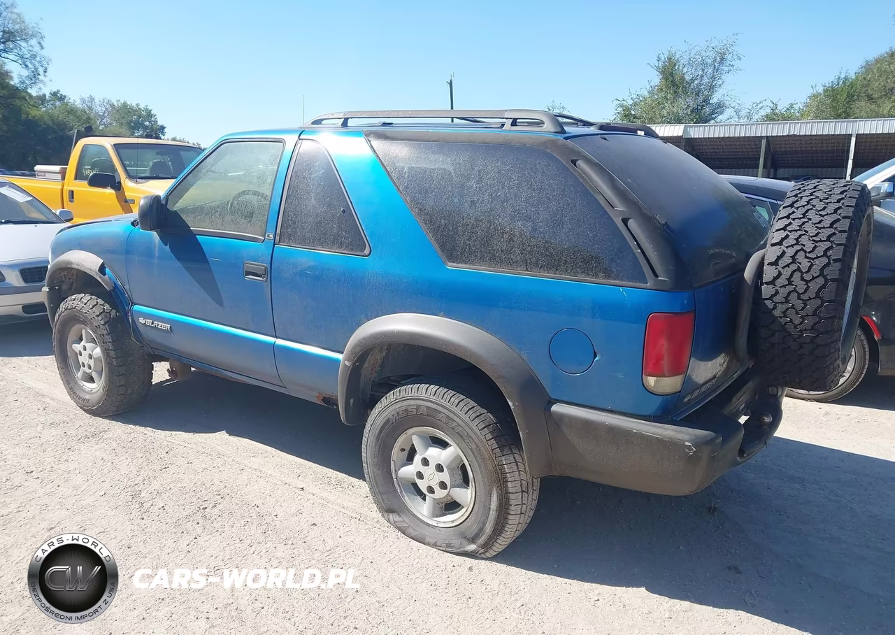 2000 Chevrolet Blazer Ls VIN:1GNCT18W1YK137684 - 3