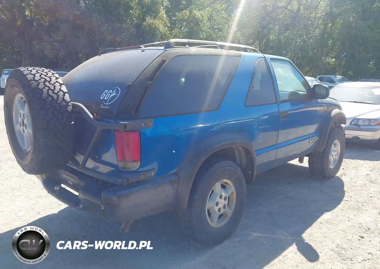 2000 Chevrolet Blazer Ls VIN:1GNCT18W1YK137684 - 4
