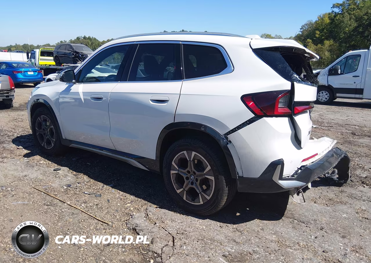 2023 BMW X1 xDrive28I VIN:WBX73EF08P5W13400 - 3