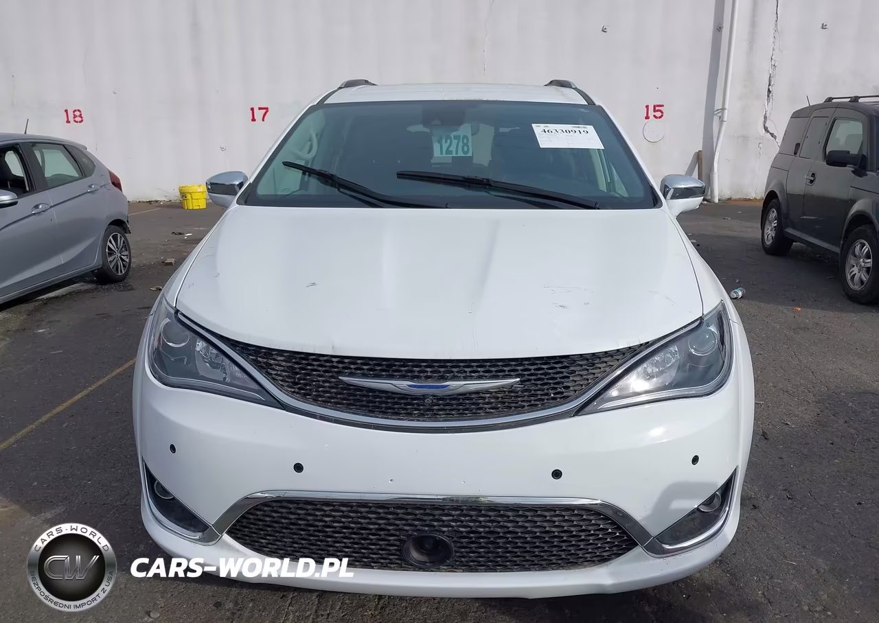 2020 Chrysler Pacifica Hybrid Limited VIN:2G4RC1N7XLR199482 - 11