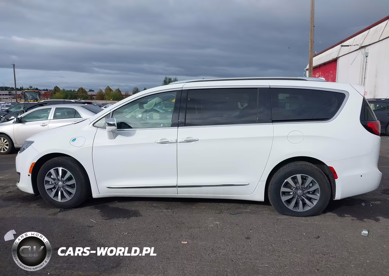 2020 Chrysler Pacifica Hybrid Limited VIN:2G4RC1N7XLR199482 - 13