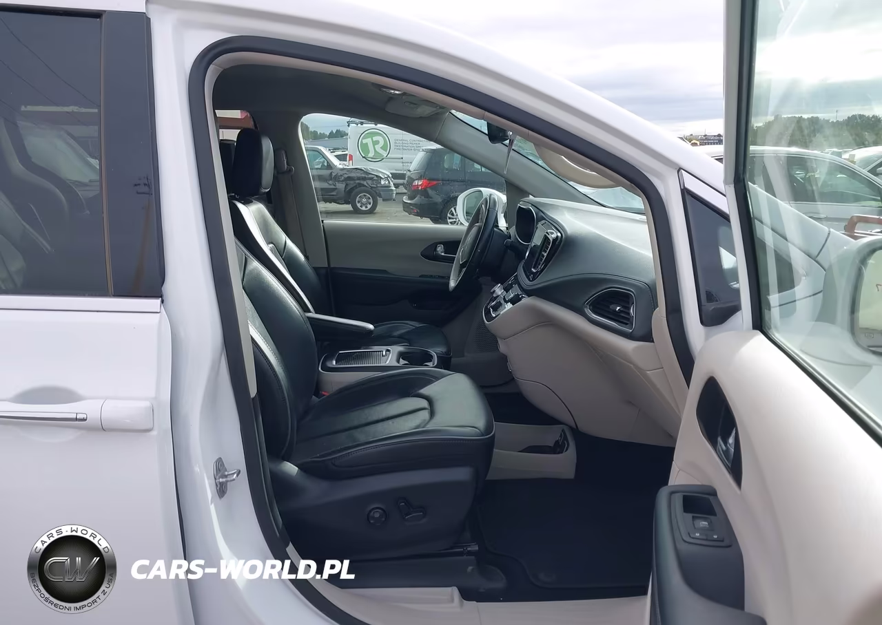 2020 Chrysler Pacifica Hybrid Limited VIN:2G4RC1N7XLR199482 - 5