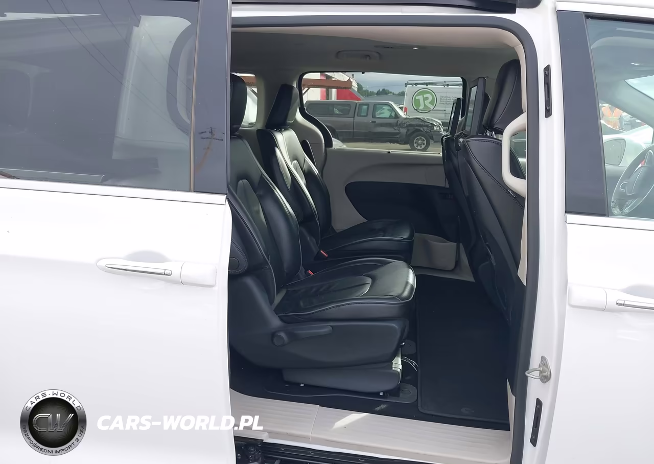 2020 Chrysler Pacifica Hybrid Limited VIN:2G4RC1N7XLR199482 - 8