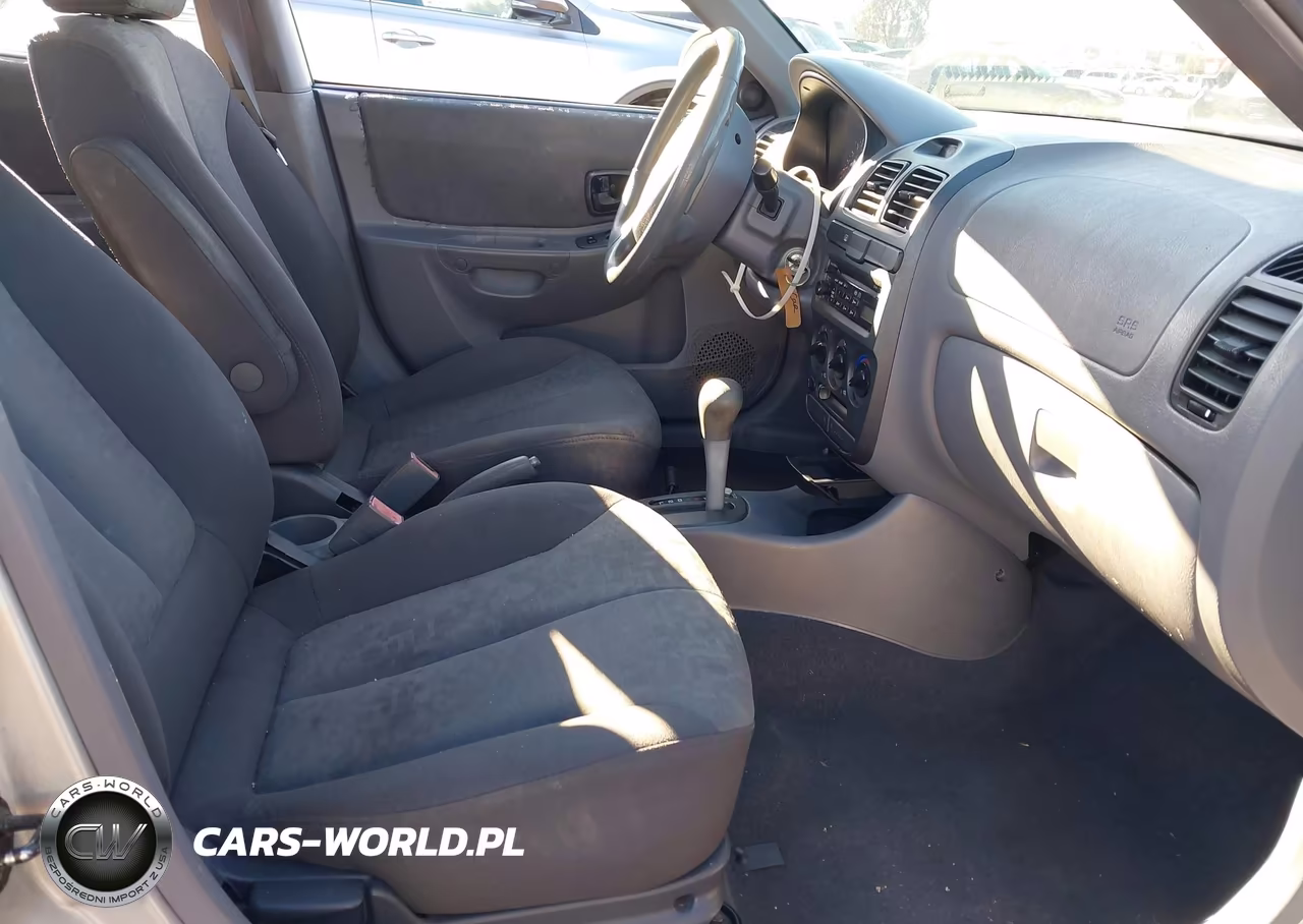 2005 Hyundai Accent Gls VIN:KMHCG45C15U576629 - 5