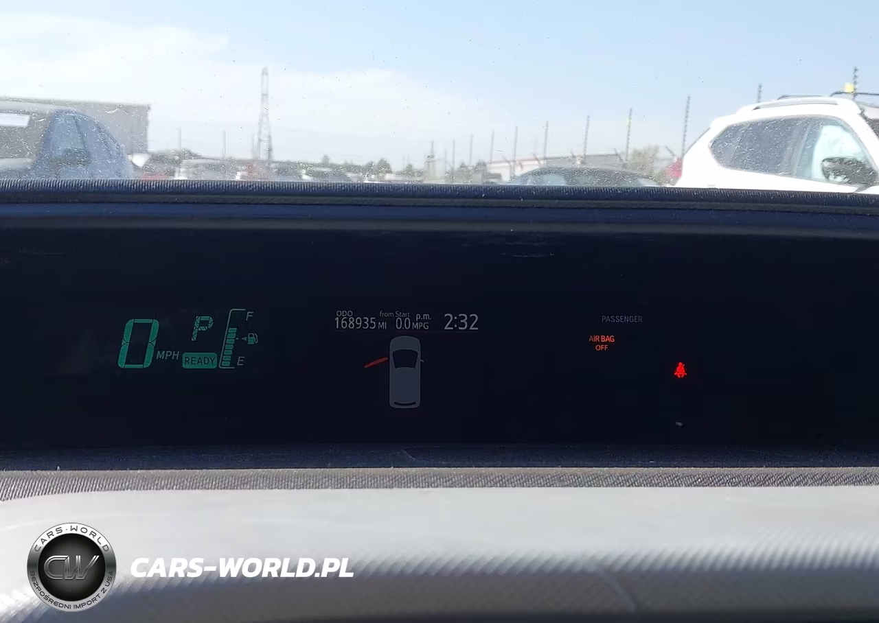 2012 Toyota Prius C Three VIN:JTDKDTB3XC1501904 - 7