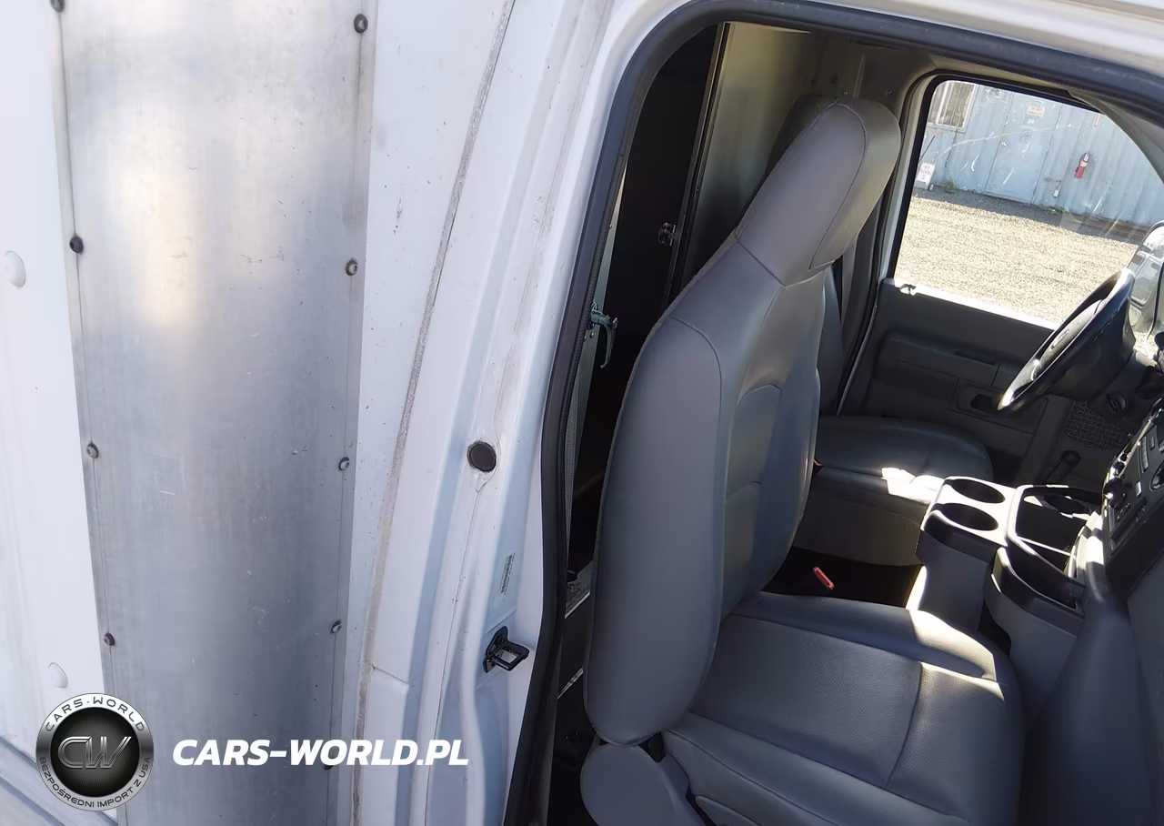 2019 Ford E-450 Cutaway VIN:1FDWE4F61KDC01475 - 8