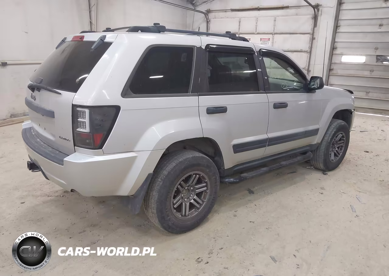2005 Jeep Grand Cherokee Laredo VIN:1J4HR48N35C732039 - 4
