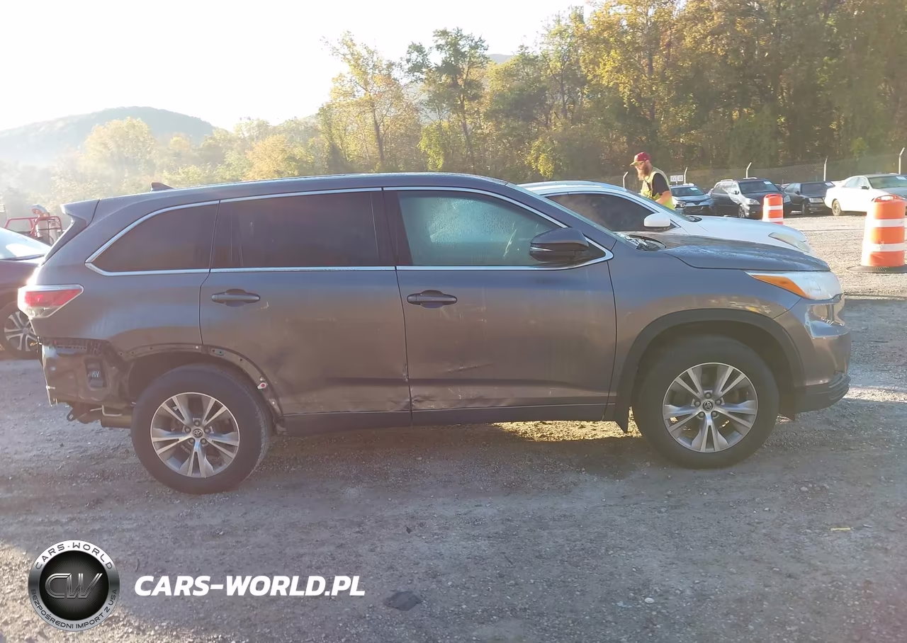 2016 Toyota Highlander Le Plus V6 VIN:5TDBKRFH4GS236906 - 13