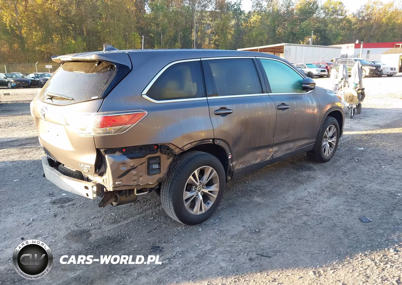 2016 Toyota Highlander Le Plus V6 VIN:5TDBKRFH4GS236906 - 4