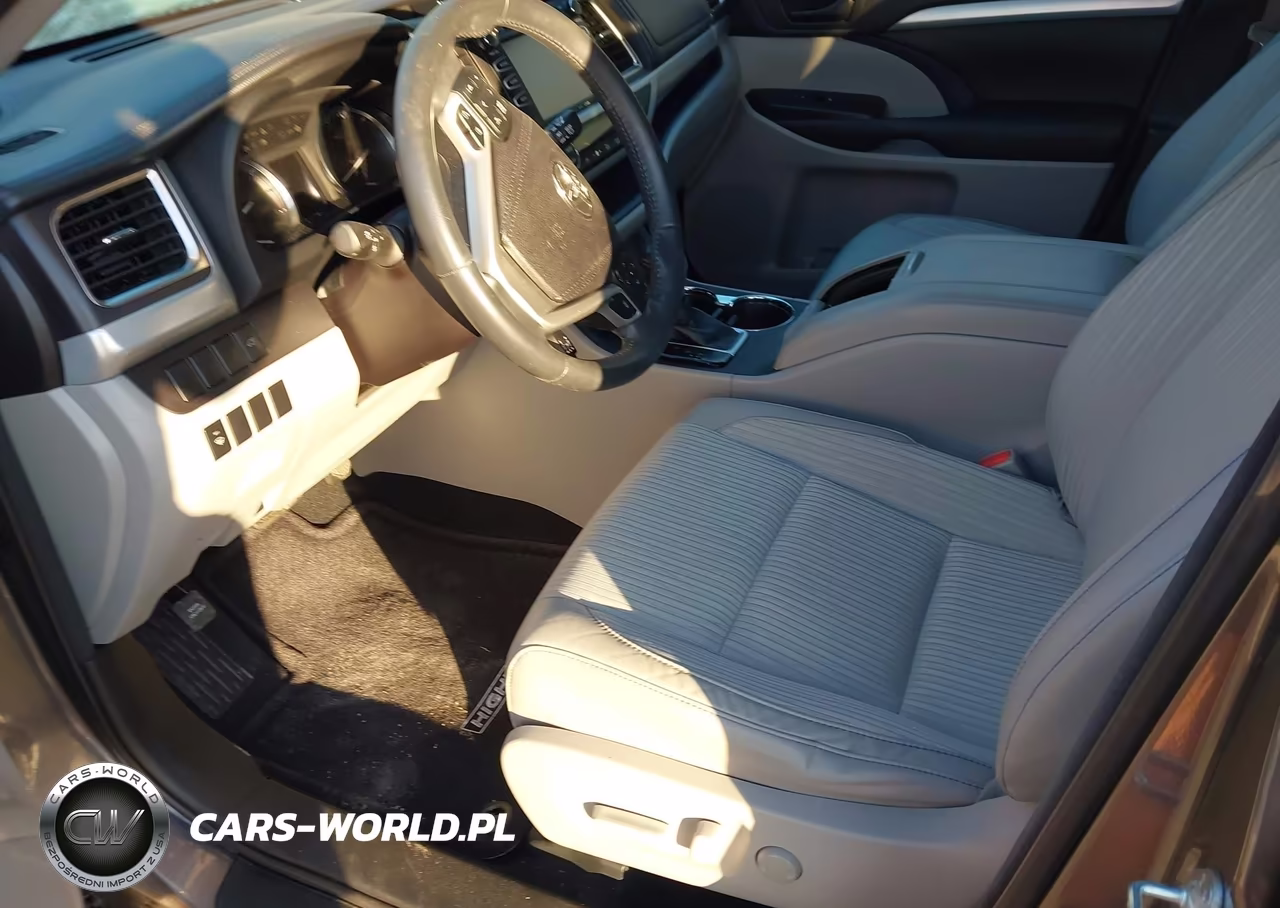 2016 Toyota Highlander Le Plus V6 VIN:5TDBKRFH4GS236906 - 5