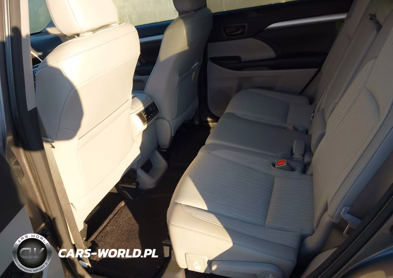 2016 Toyota Highlander Le Plus V6 VIN:5TDBKRFH4GS236906 - 8