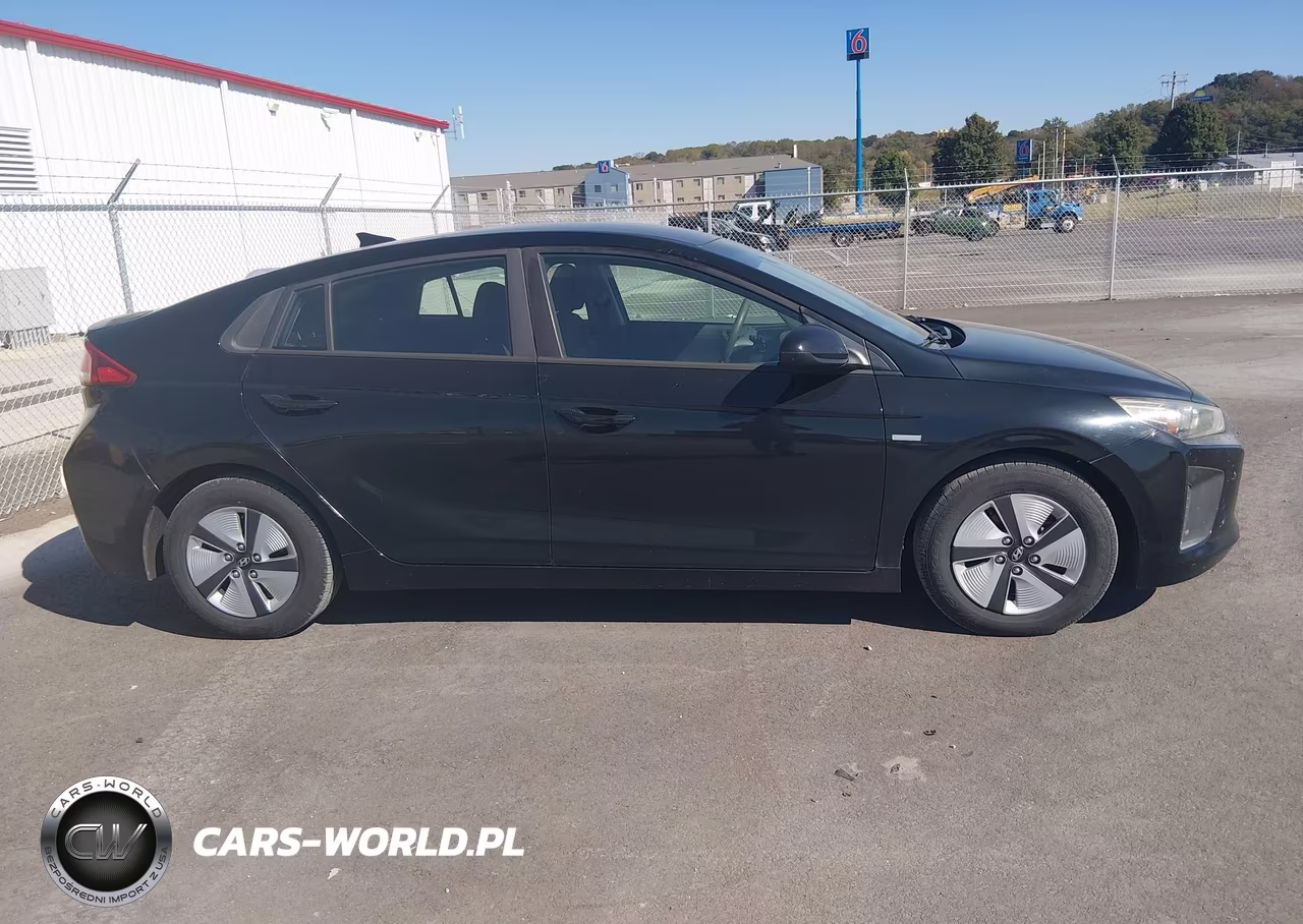 2018 Hyundai Ioniq Hybrid Blue VIN:KMHC65LC9JU075476 - 18