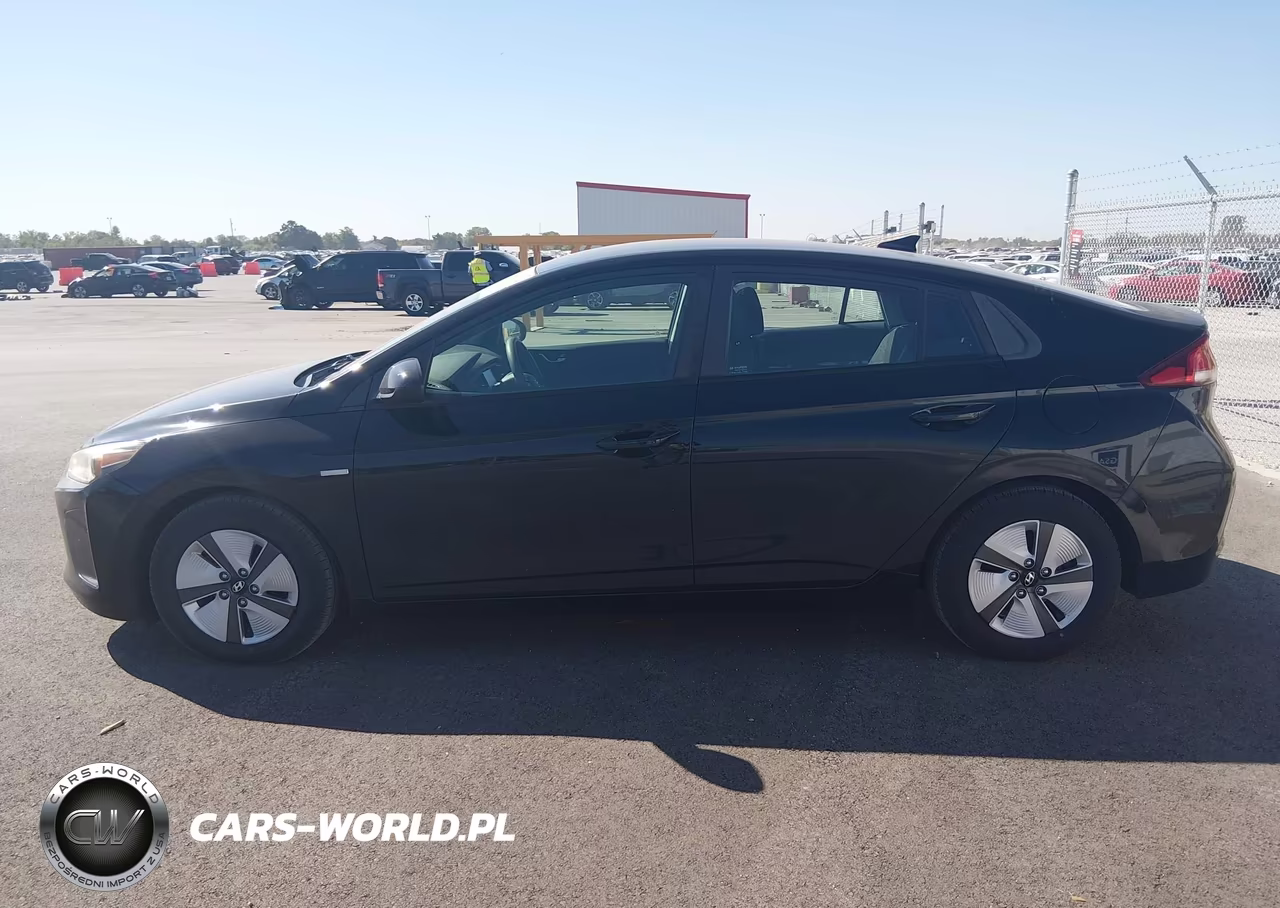 2018 Hyundai Ioniq Hybrid Blue VIN:KMHC65LC9JU075476 - 19