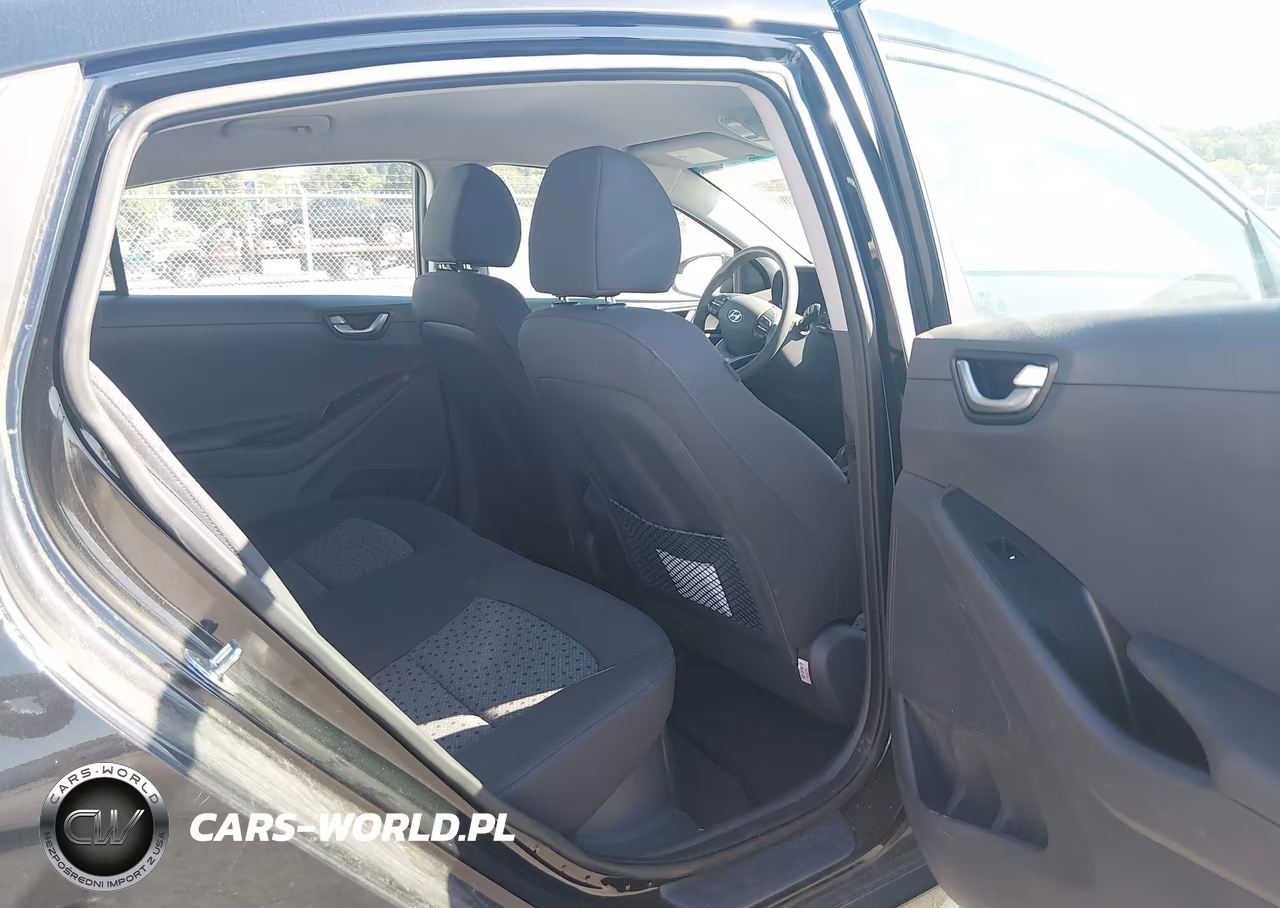2018 Hyundai Ioniq Hybrid Blue VIN:KMHC65LC9JU075476 - 8