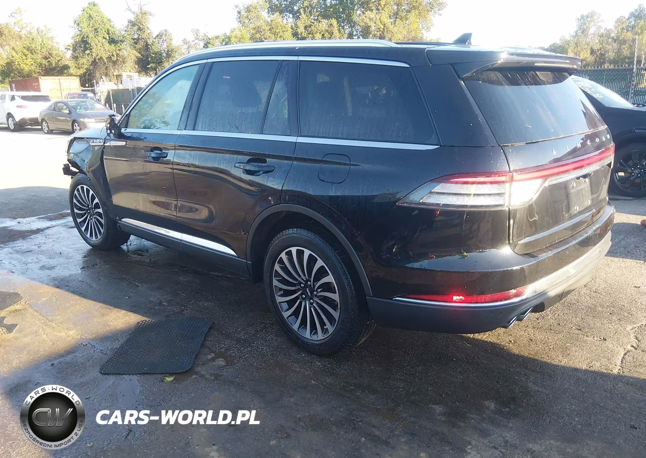 2023 Lincoln Aviator Standard VIN:5LM5J6XCXPGL18708 - 3
