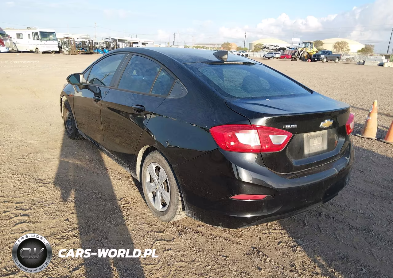 2017 Chevrolet Cruze Ls Auto VIN:1G1BC5SM7H7131824 - 3