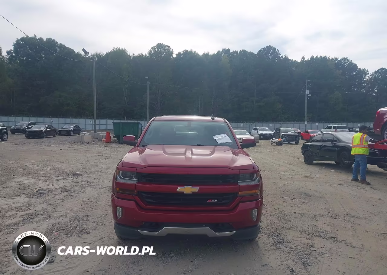 2018 Chevrolet Silverado 1500 2Lt VIN:3GCUKREC9JG295583 - 12