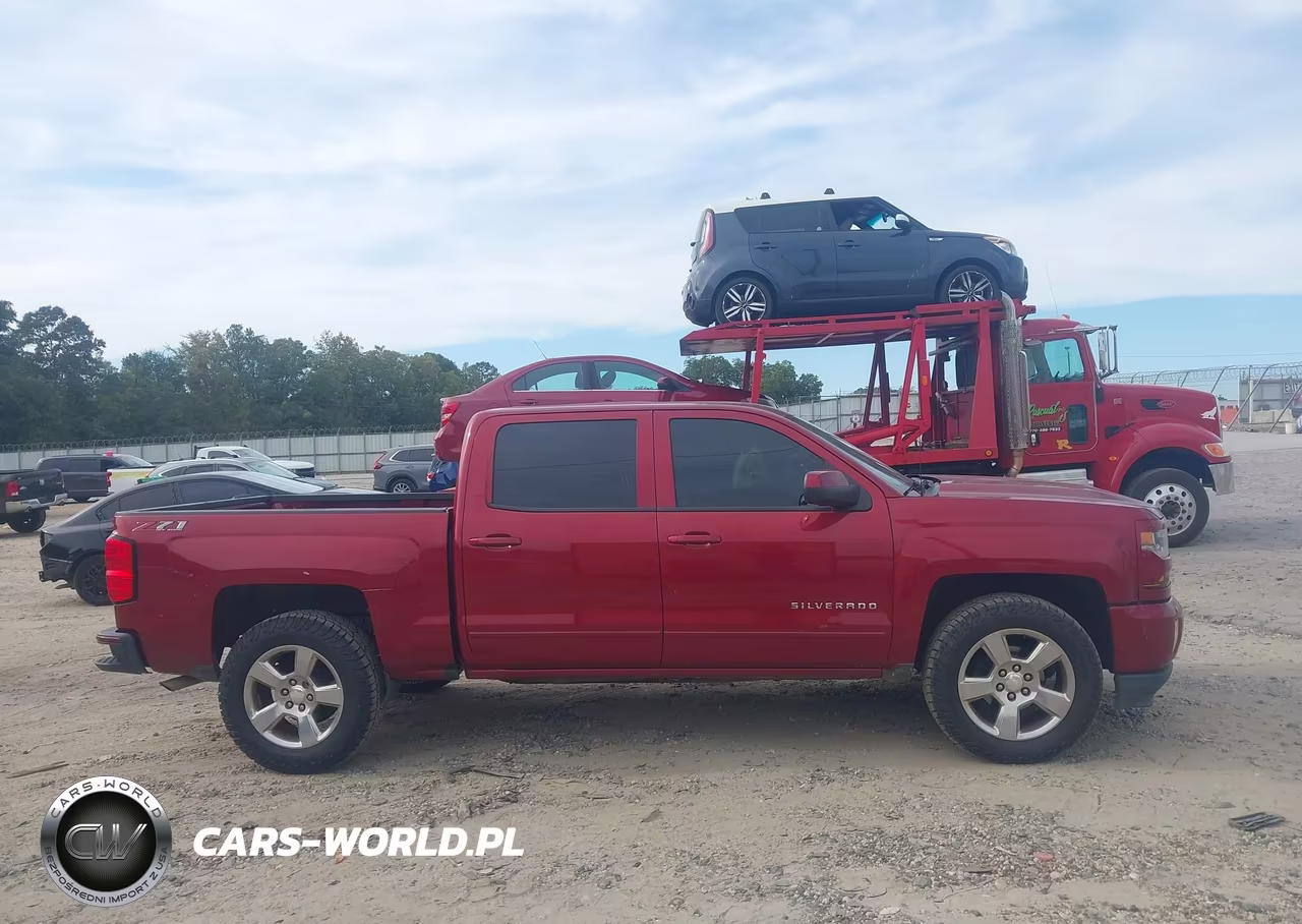 2018 Chevrolet Silverado 1500 2Lt VIN:3GCUKREC9JG295583 - 13