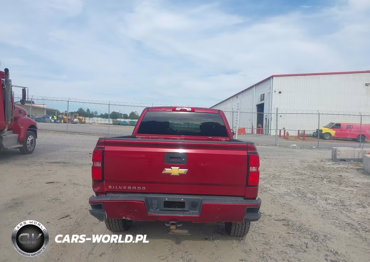 2018 Chevrolet Silverado 1500 2Lt VIN:3GCUKREC9JG295583 - 16