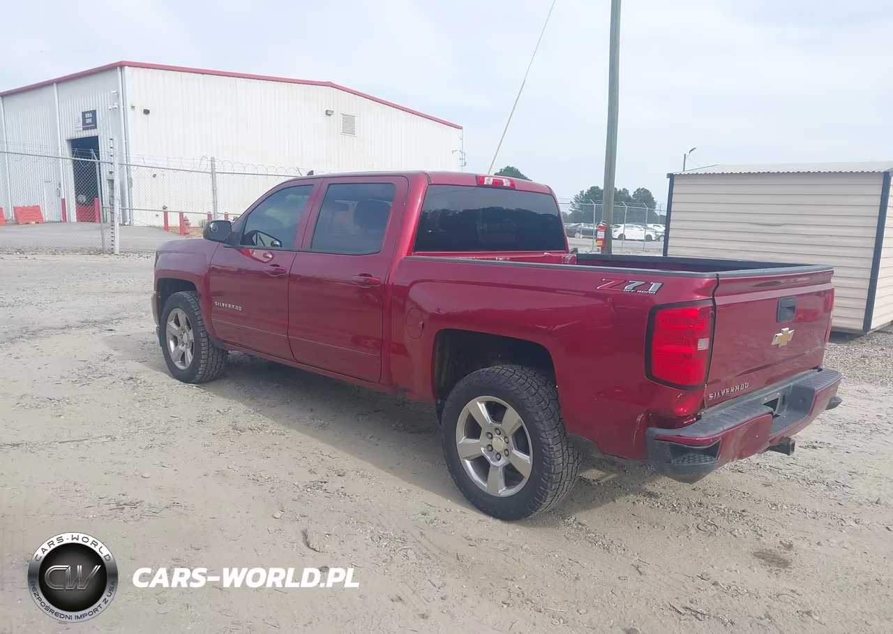 2018 Chevrolet Silverado 1500 2Lt VIN:3GCUKREC9JG295583 - 3