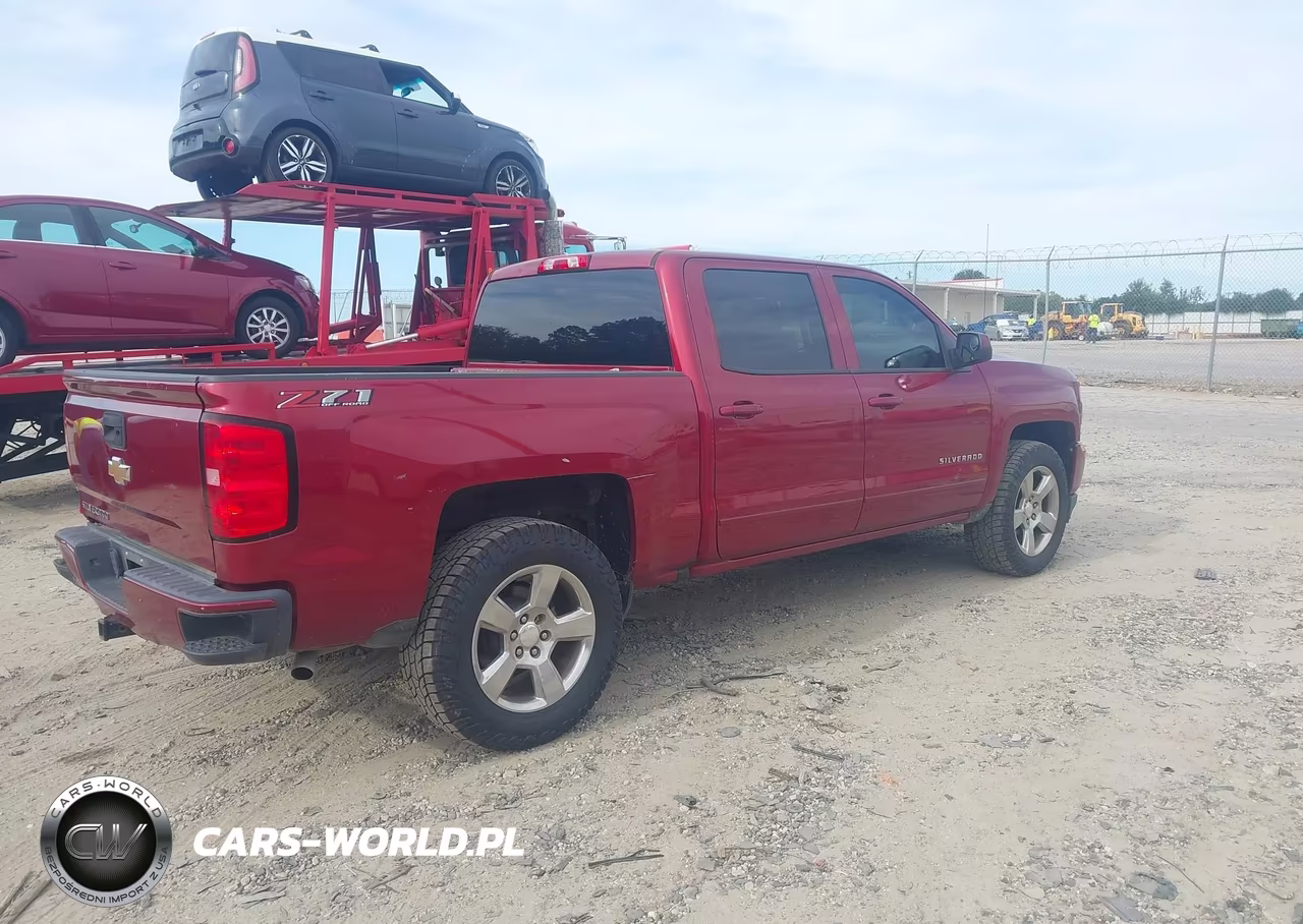2018 Chevrolet Silverado 1500 2Lt VIN:3GCUKREC9JG295583 - 4