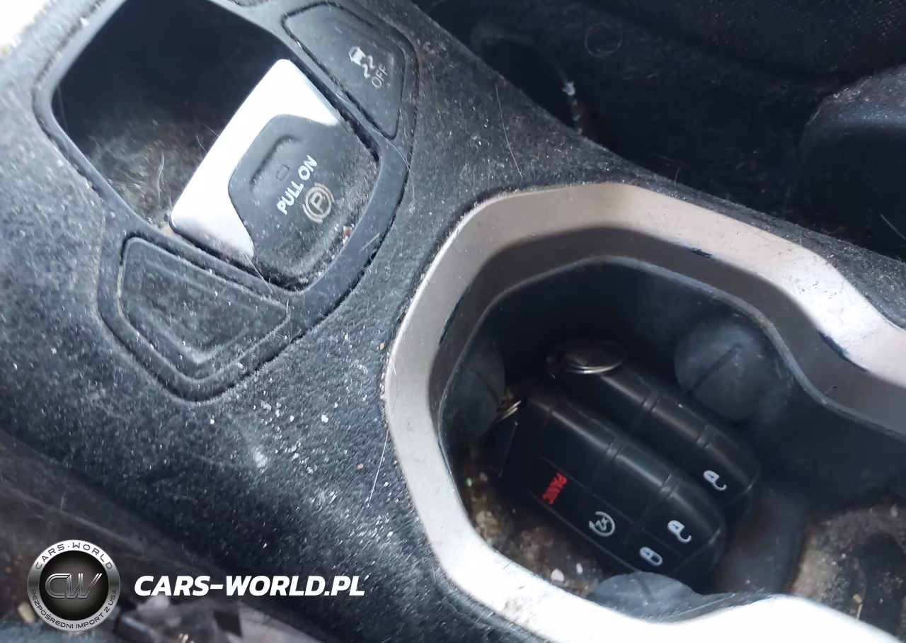 2017 Jeep Renegade Latitude 4X4 VIN:ZACCJBBB4HPG49942 - 11