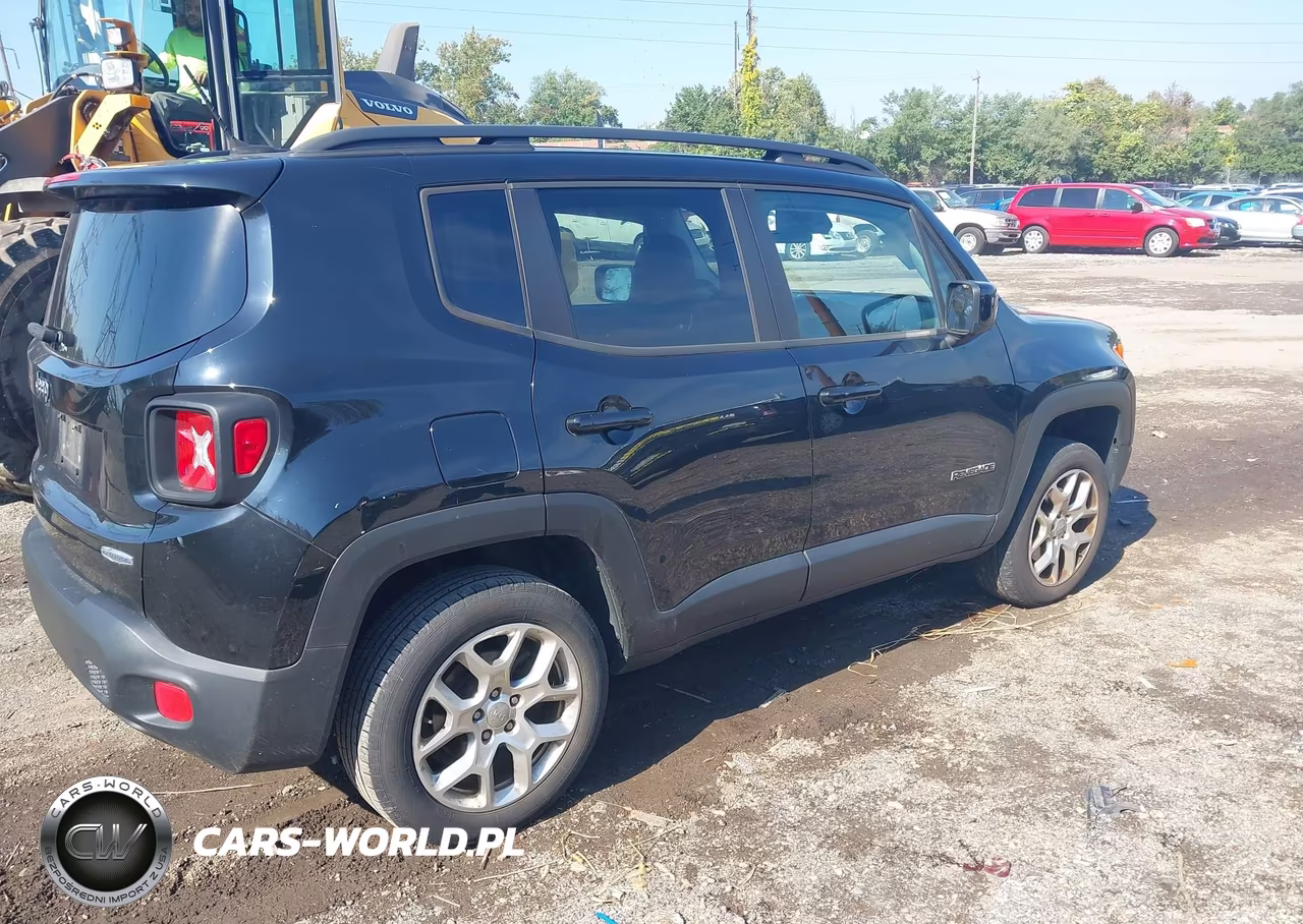 2017 Jeep Renegade Latitude 4X4 VIN:ZACCJBBB4HPG49942 - 4