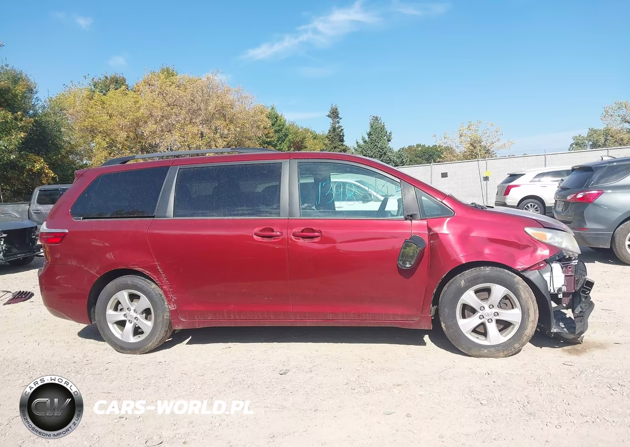 2015 Toyota Sienna Le 8 Passenger VIN:5TDKK3DC0FS647965 - 13